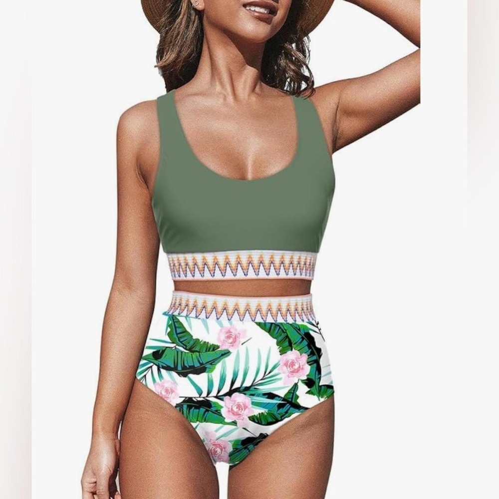 NWT Dokotoo Size M Green Top Floral Bottom‎ Bikini With Colorful Chevron Bands